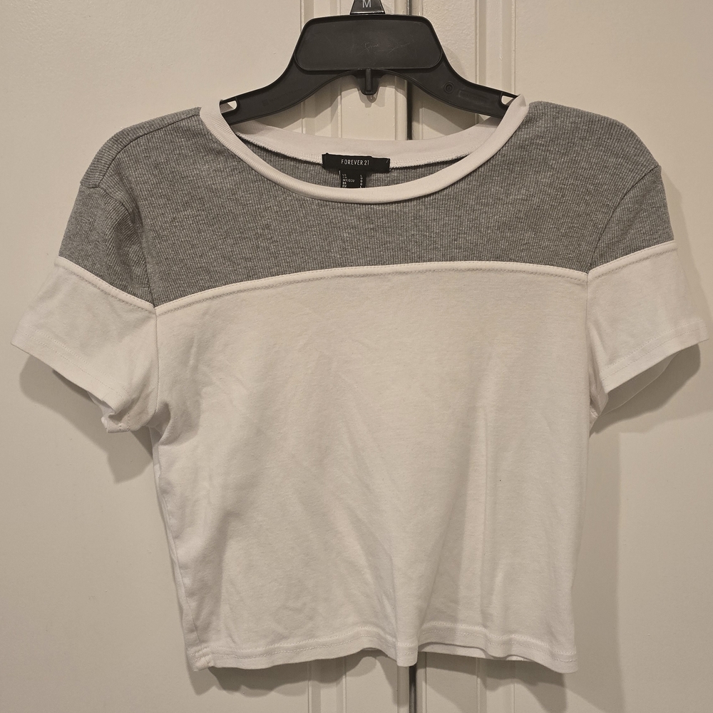 Forever 21 Two-Tone Gray and White Crop Top